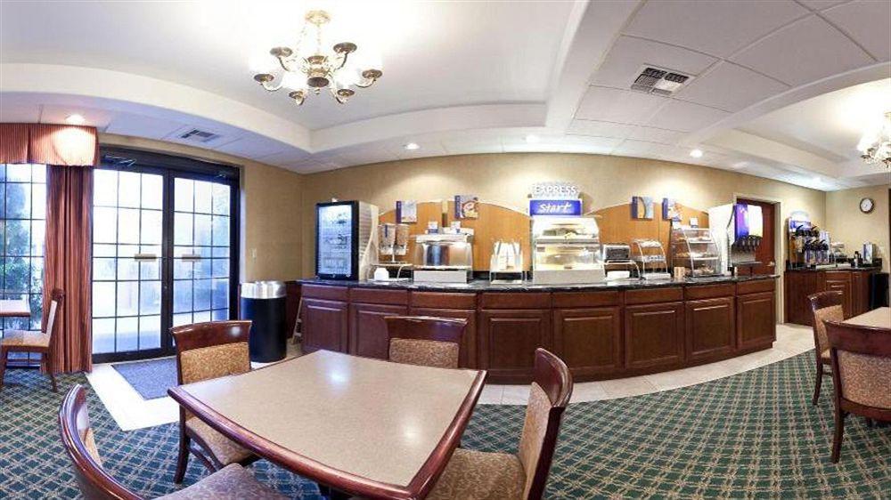 Holiday Inn Express Breaux Bridge By Ihg Henderson Extérieur photo